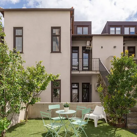 Апартаменты Modern Flat With Terrace & Garage By Hostwise