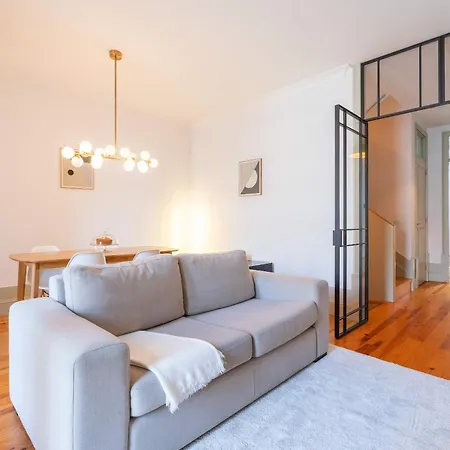 Апартаменты Modern Flat With Terrace & Garage By Hostwise
