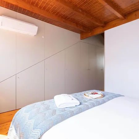 Apartamento Modern Flat With Terrace & Garage By Hostwise