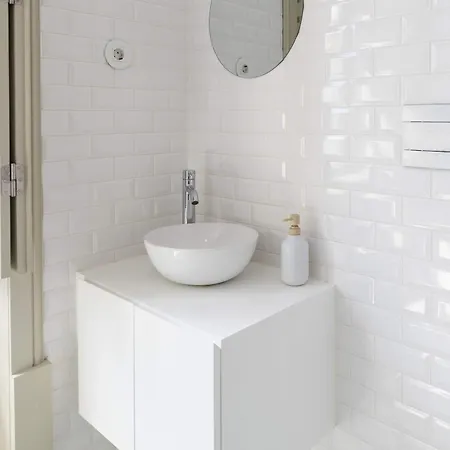 Modern Flat With Terrace & Garage By Hostwise * Oporto