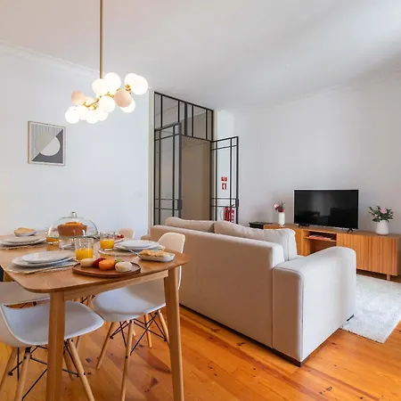 Modern Flat With Terrace & Garage By Hostwise