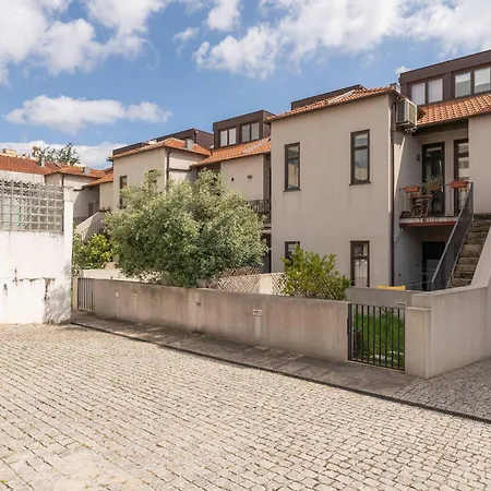Apartamento Modern Flat With Terrace & Garage By Hostwise *